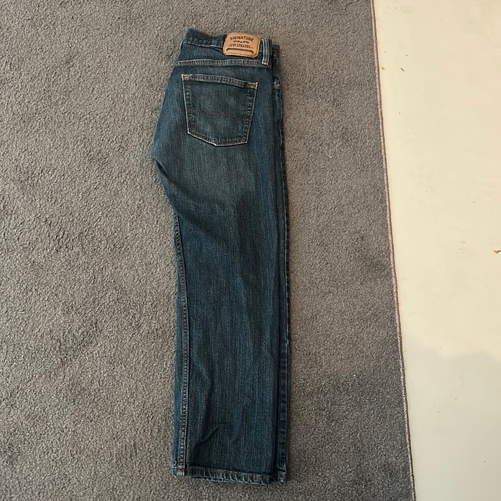 Signature Jeans by Levis Strauss & Co.